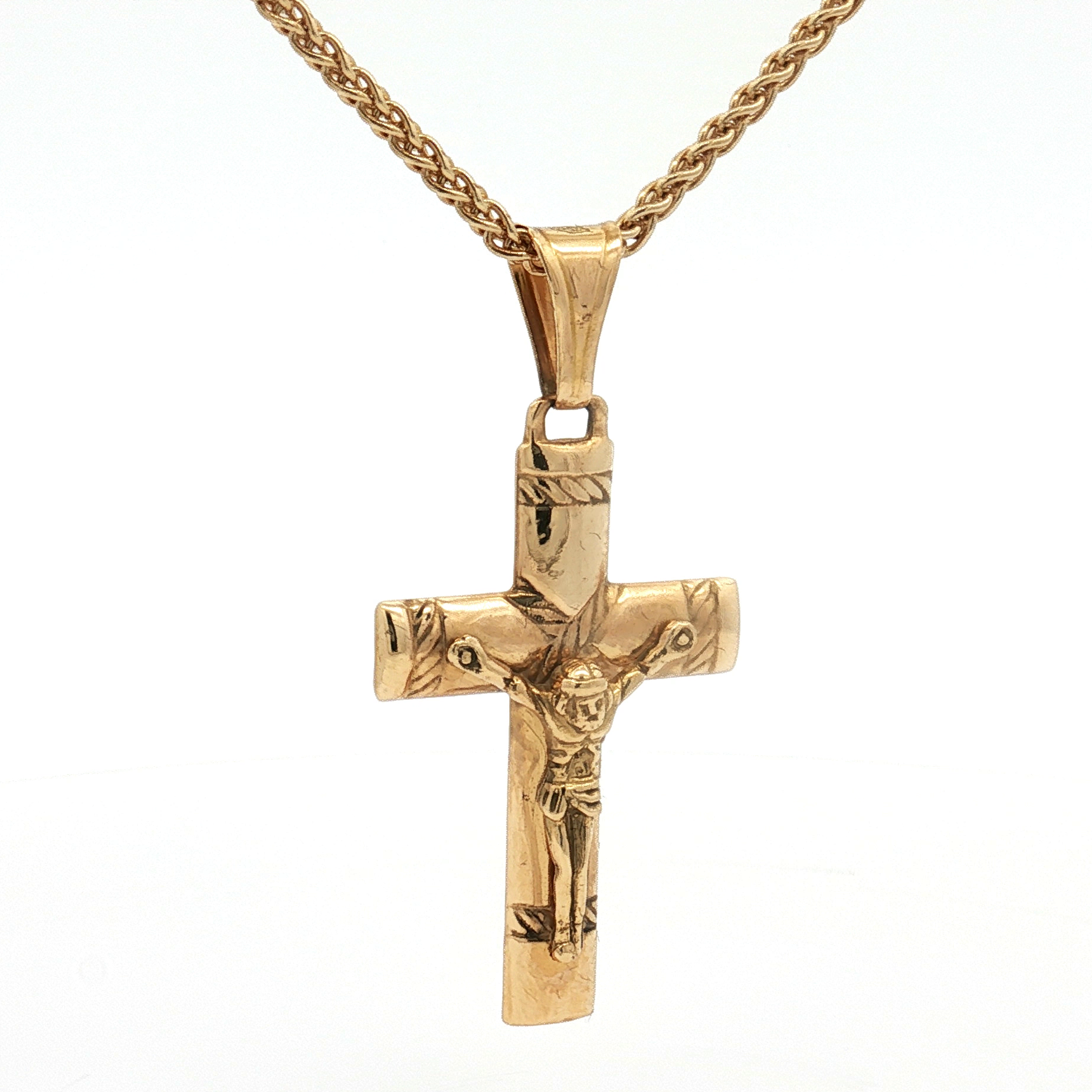 Estate 18K Yellow Gold Crucifix Pendant