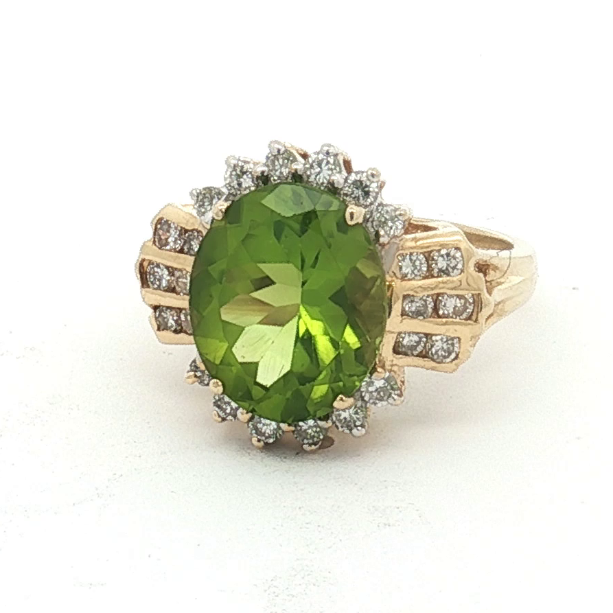 Estate 14K Yellow Gold 5.10 Carat Peridot and Diamond Ring