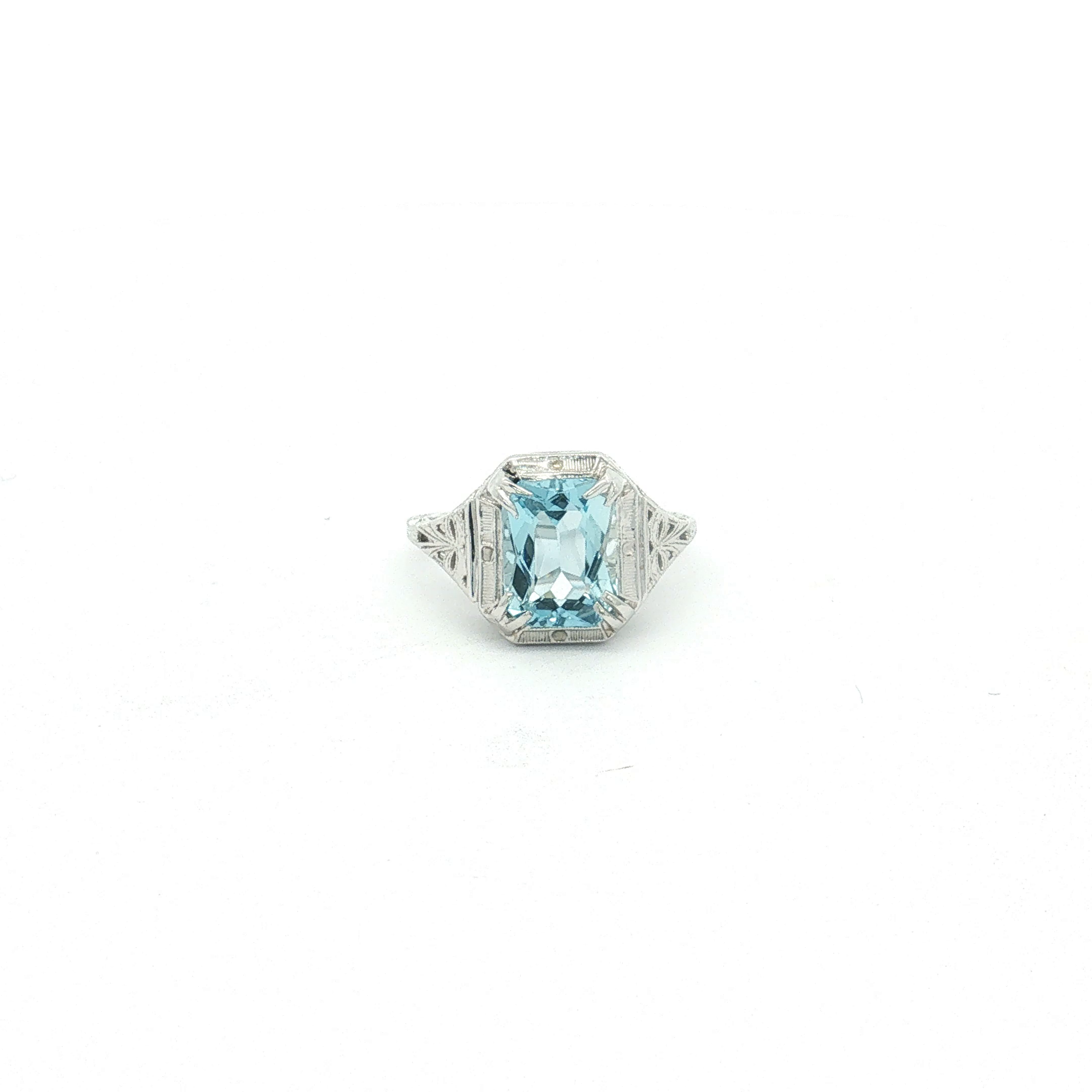Antique ca. 1930's 18K White Gold Filigree Aquamarine Ring