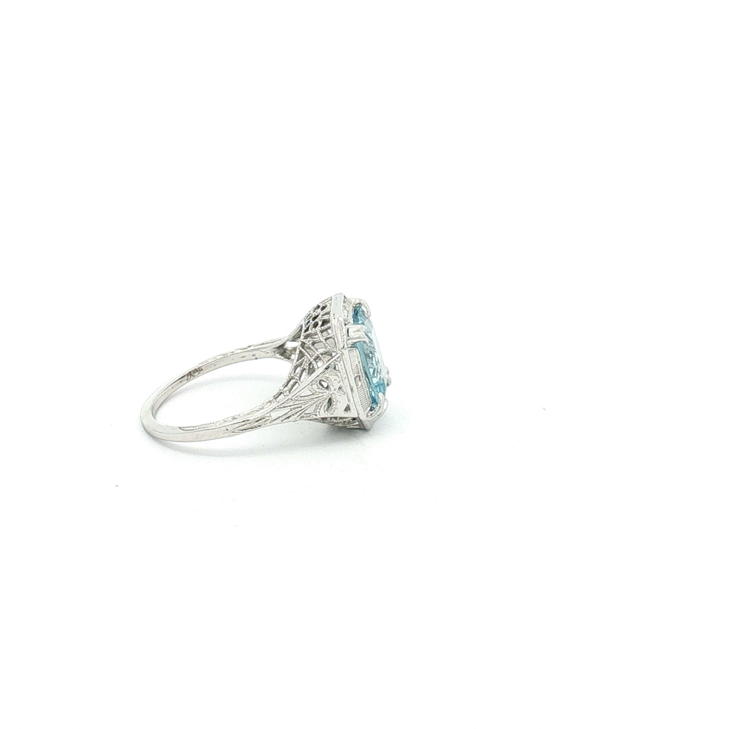 Antique ca. 1930's 18K White Gold Filigree Aquamarine Ring